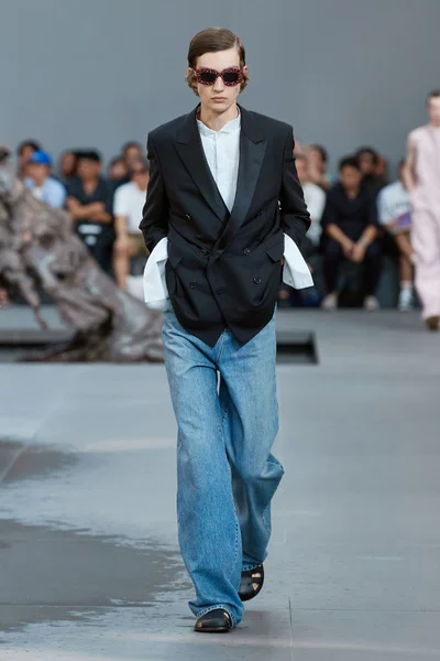 Look 39